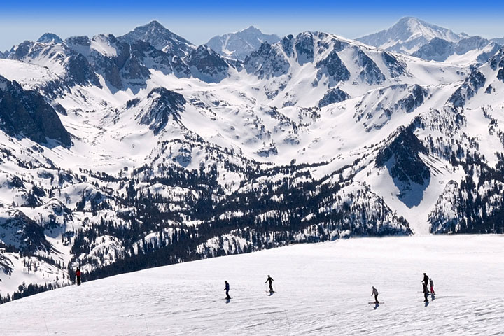 snow skiing in California's Sierra Nevada mountains